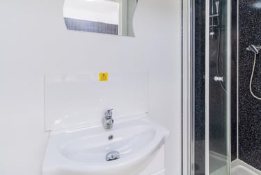 1 bed studio, Queens Terrace, City Centre, Southampton, SO143LR - Image 9
